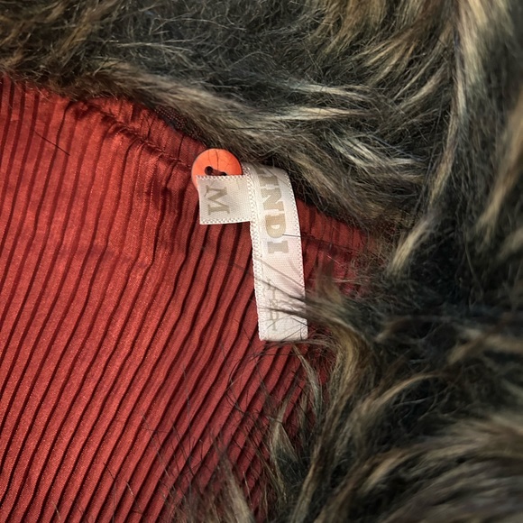 Lindi Size M Women’s Peplum Light Jacket with Detachable Faux Fur Collar - Picture 9 of 10